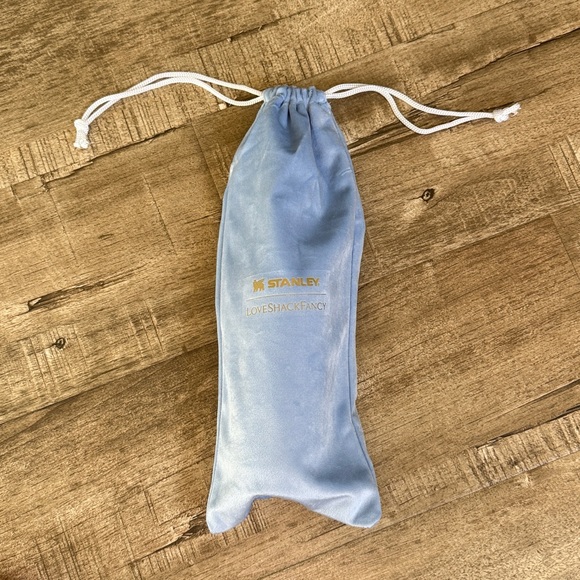 Stanley Loveshackfancy Floral Water bottle and Box - Blue and Cream 12 oz - Picture 6 of 12